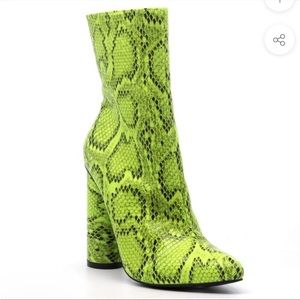 CAPE ROBBIN Faux Snake Ankle Boots | Size 6